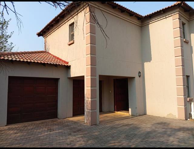 3 BEDROOM HOUSE FOR SALE IN VANDERBIJLPARK SE 8